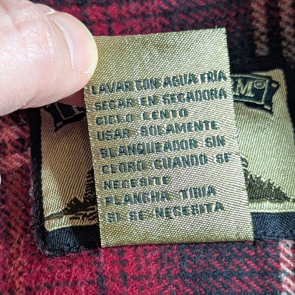 Field & Stream size M thick plaid flannel 100% cotton utility shirt for men - Picture 9 of 11